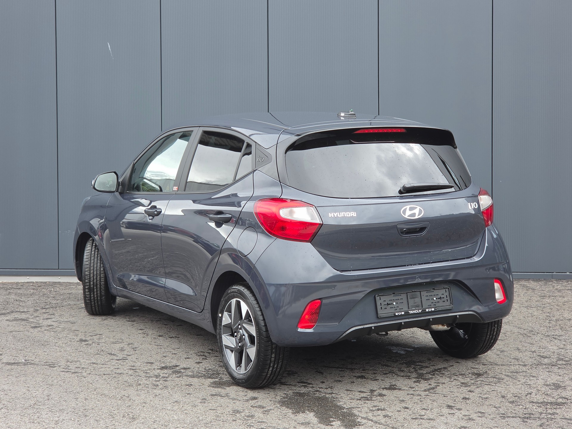 HYUNDAI i10 1.2 Amplia Aut.-image-1
