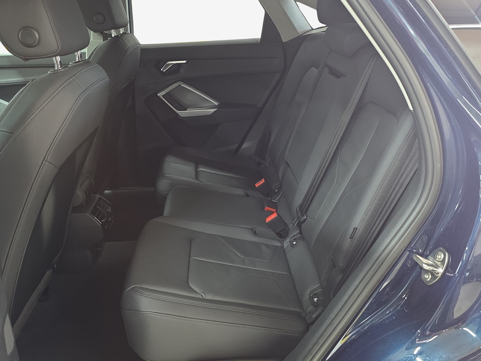 AUDI Q3 Sportback 45 TFSI quattro S-tronic-image-8
