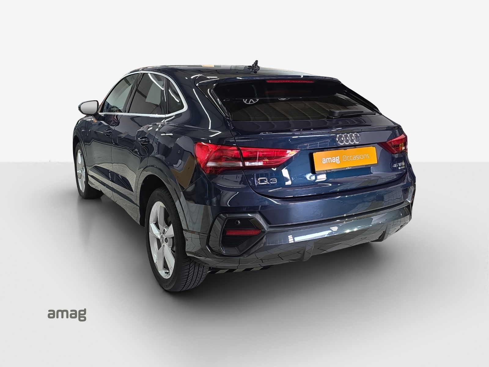 AUDI Q3 Sportback 45 TFSI quattro S-tronic-image-2
