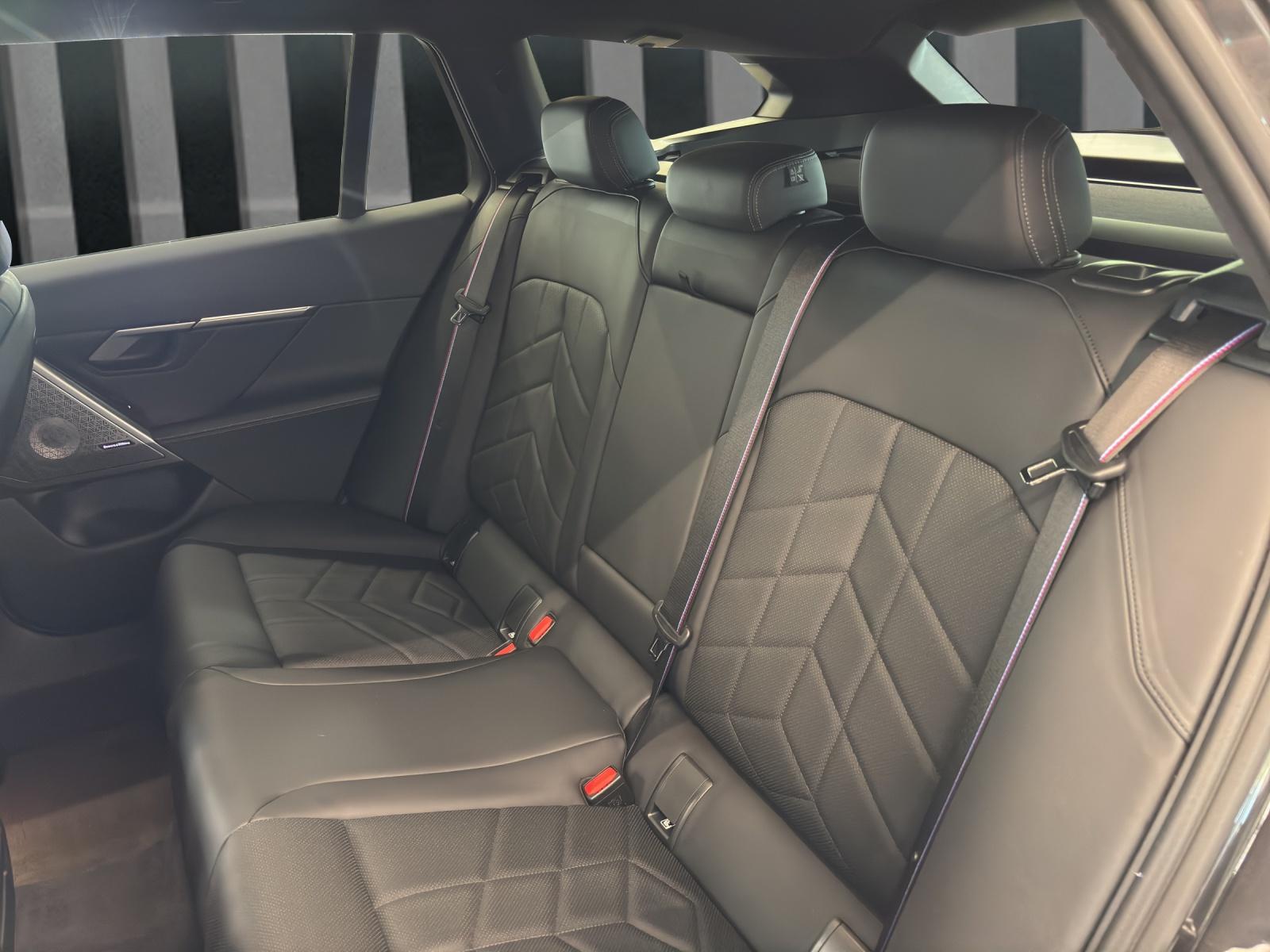 BMW 540d xDrive Touring M SPORTPAKET PRO (Import)-image-18