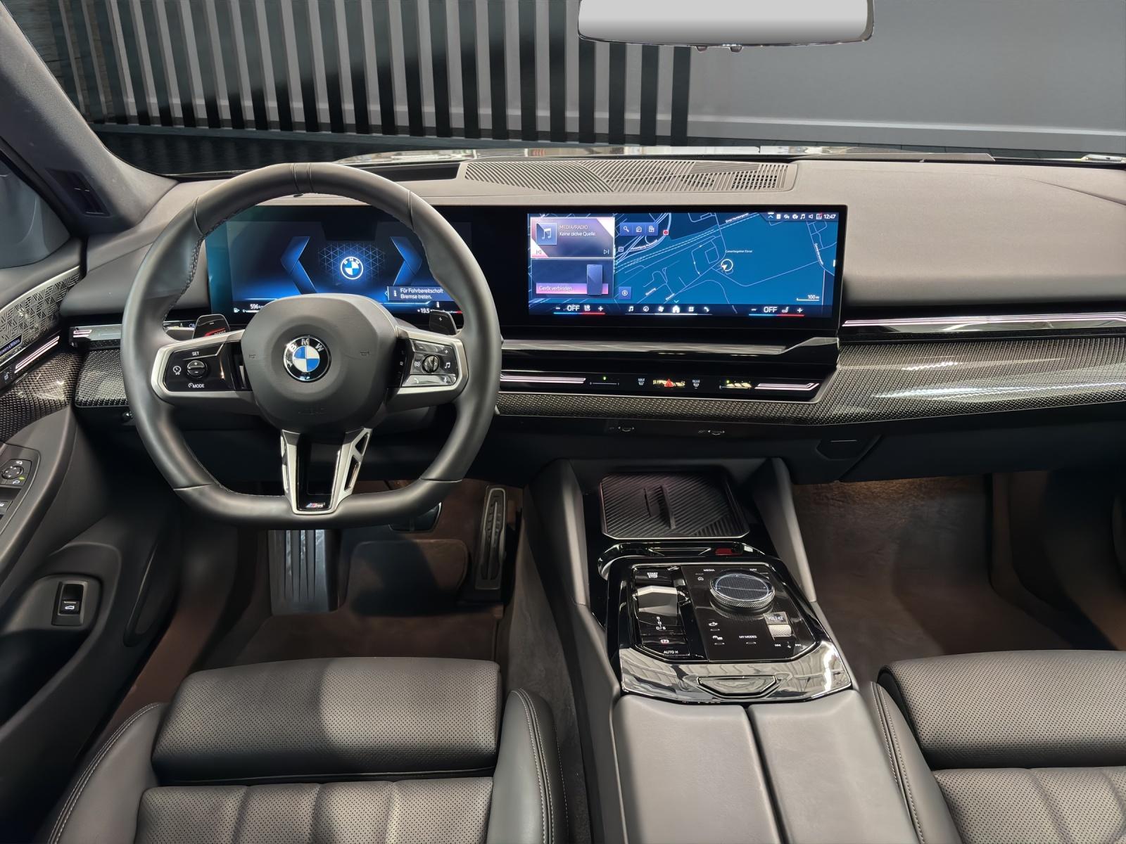 BMW 540d xDrive Touring M SPORTPAKET PRO (Import)-image-9