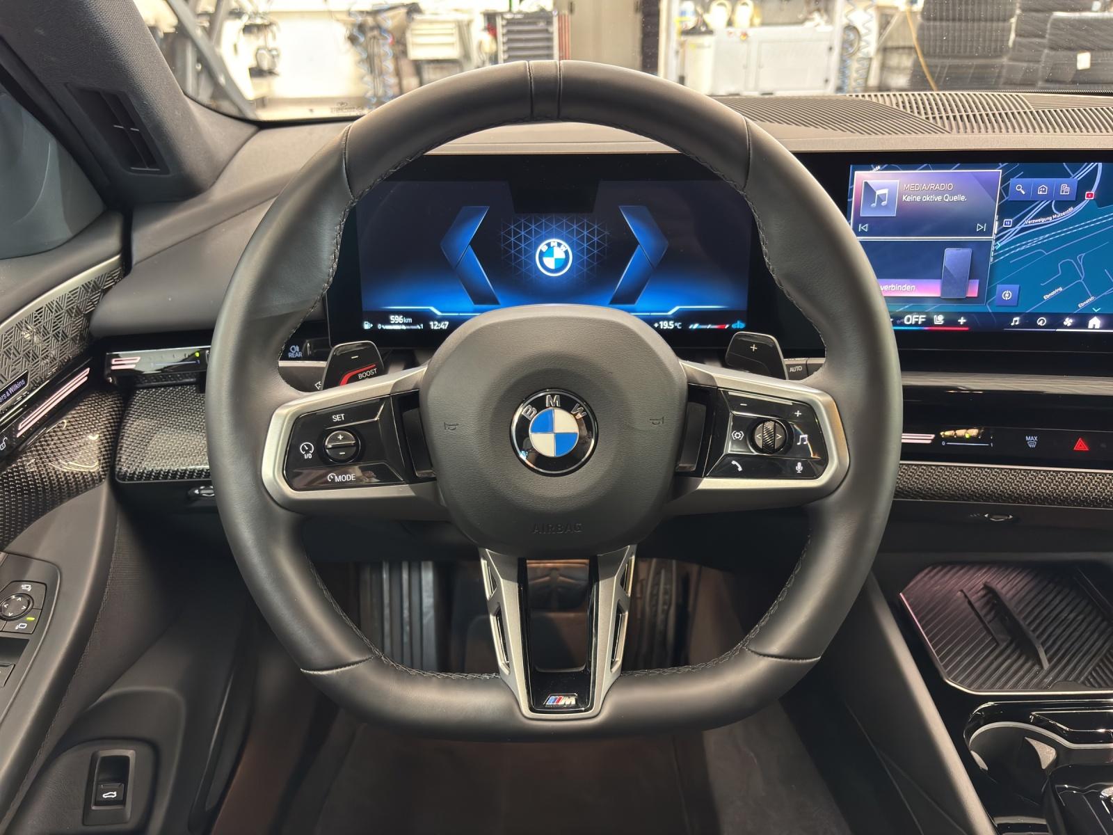 BMW 540d xDrive Touring M SPORTPAKET PRO (Import)-image-10