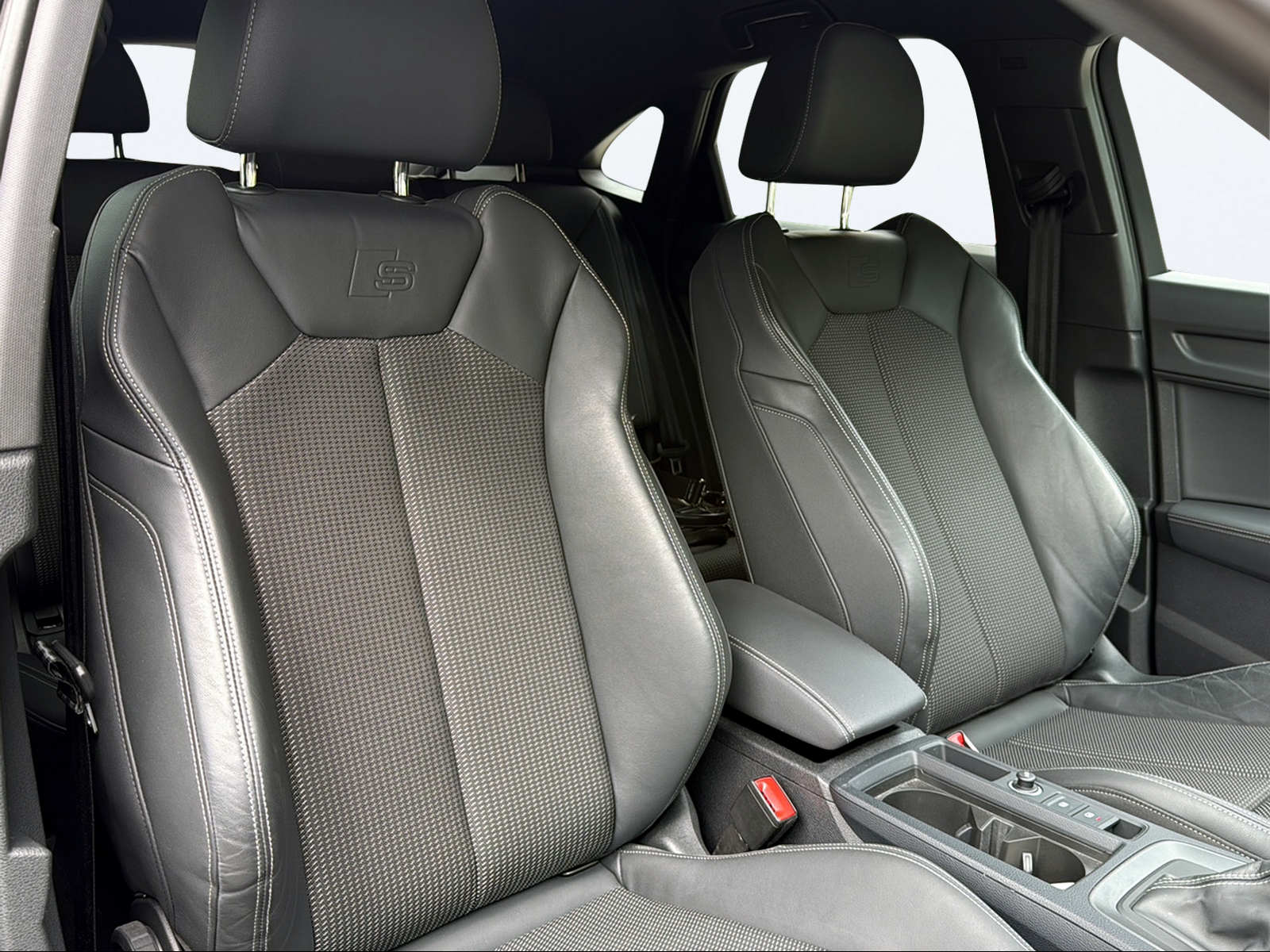 AUDI Q3 Sportback 35 TFSI Attraction S-tronic-image-14