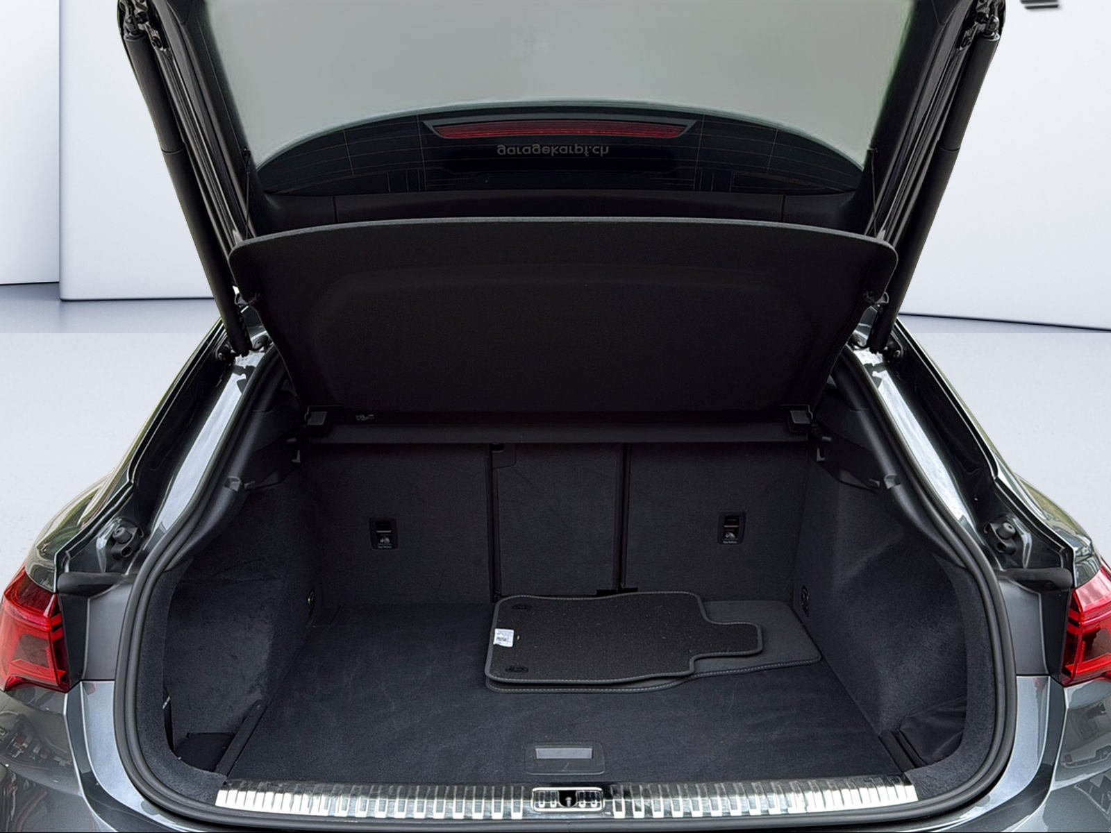 AUDI Q3 Sportback 35 TFSI Attraction S-tronic-image-7
