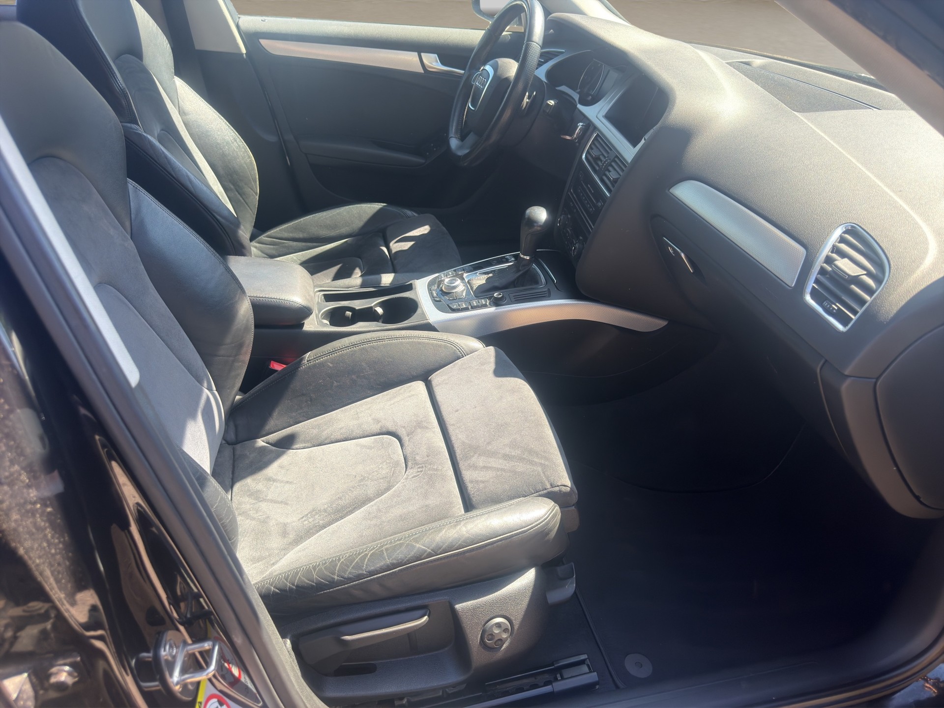 AUDI A4 Limousine 2.7 TDI multitronic-image-12