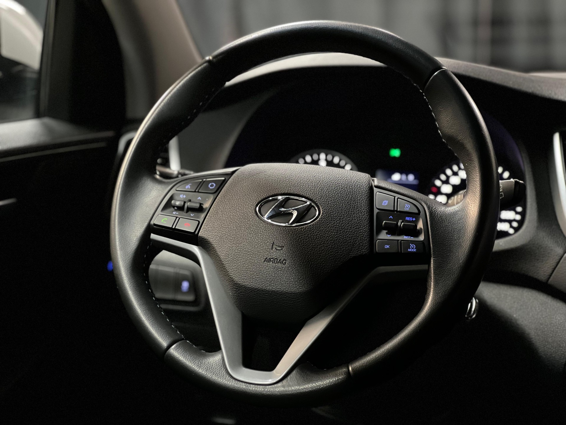 HYUNDAI Tucson 1.7 CRDI Origo 2WD-image-13