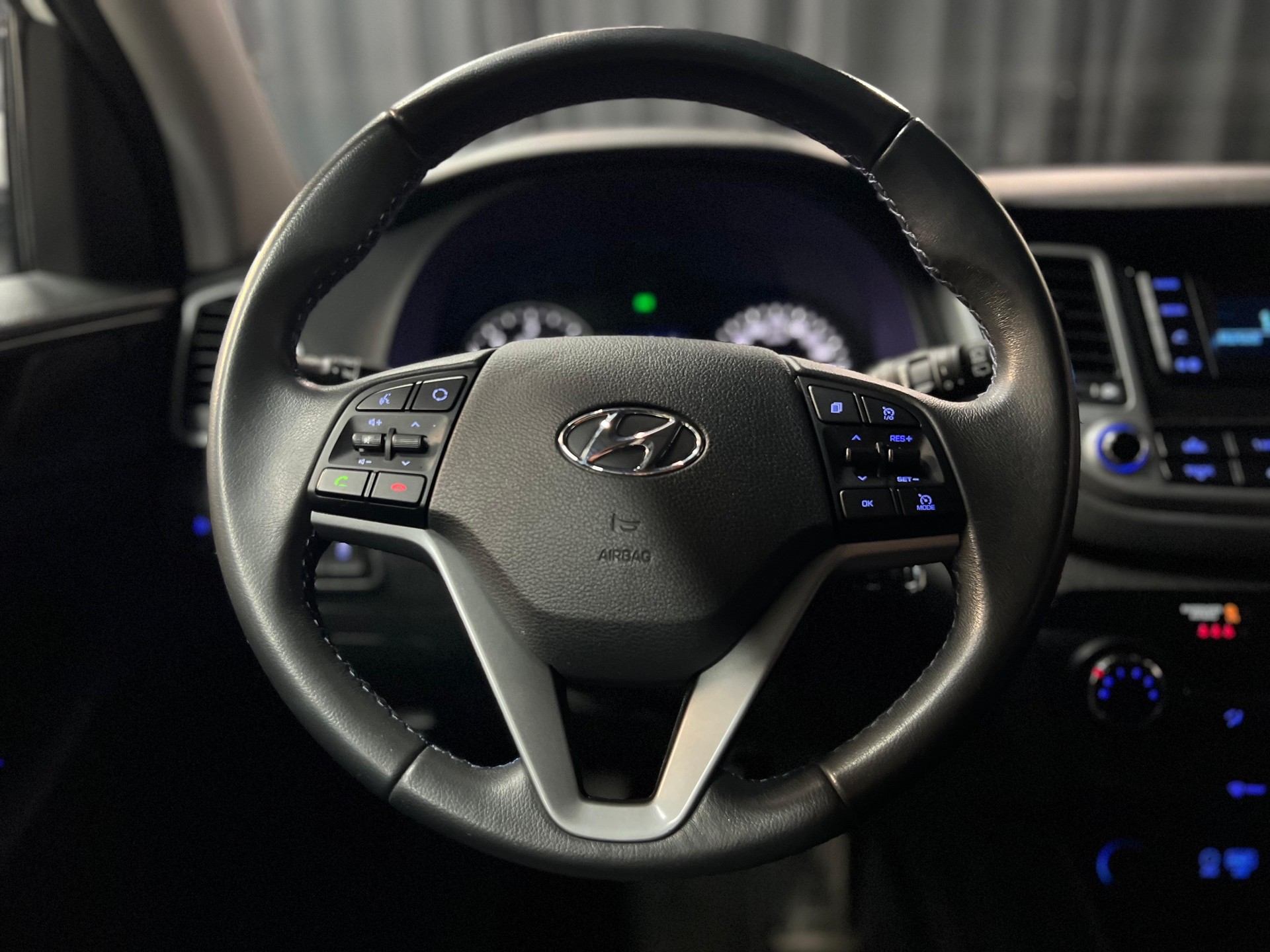 HYUNDAI Tucson 1.7 CRDI Origo 2WD-image-14