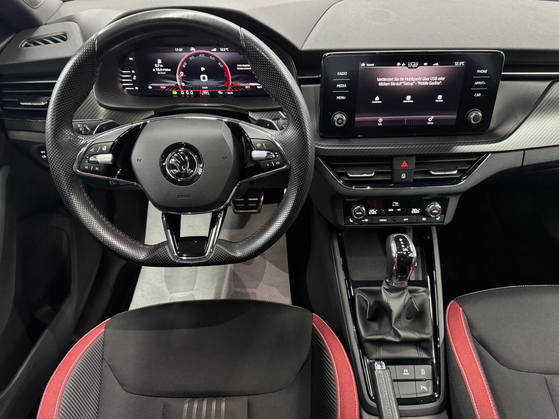SKODA Kamiq 1.5 TSI Monte Carlo DSG-image-18
