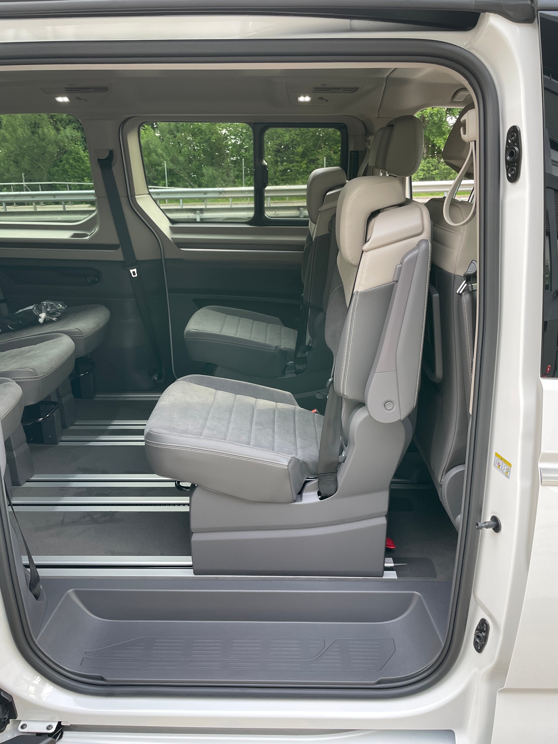 VW Multivan 1.5 eHybrid Style 4Motion DSG-image-12