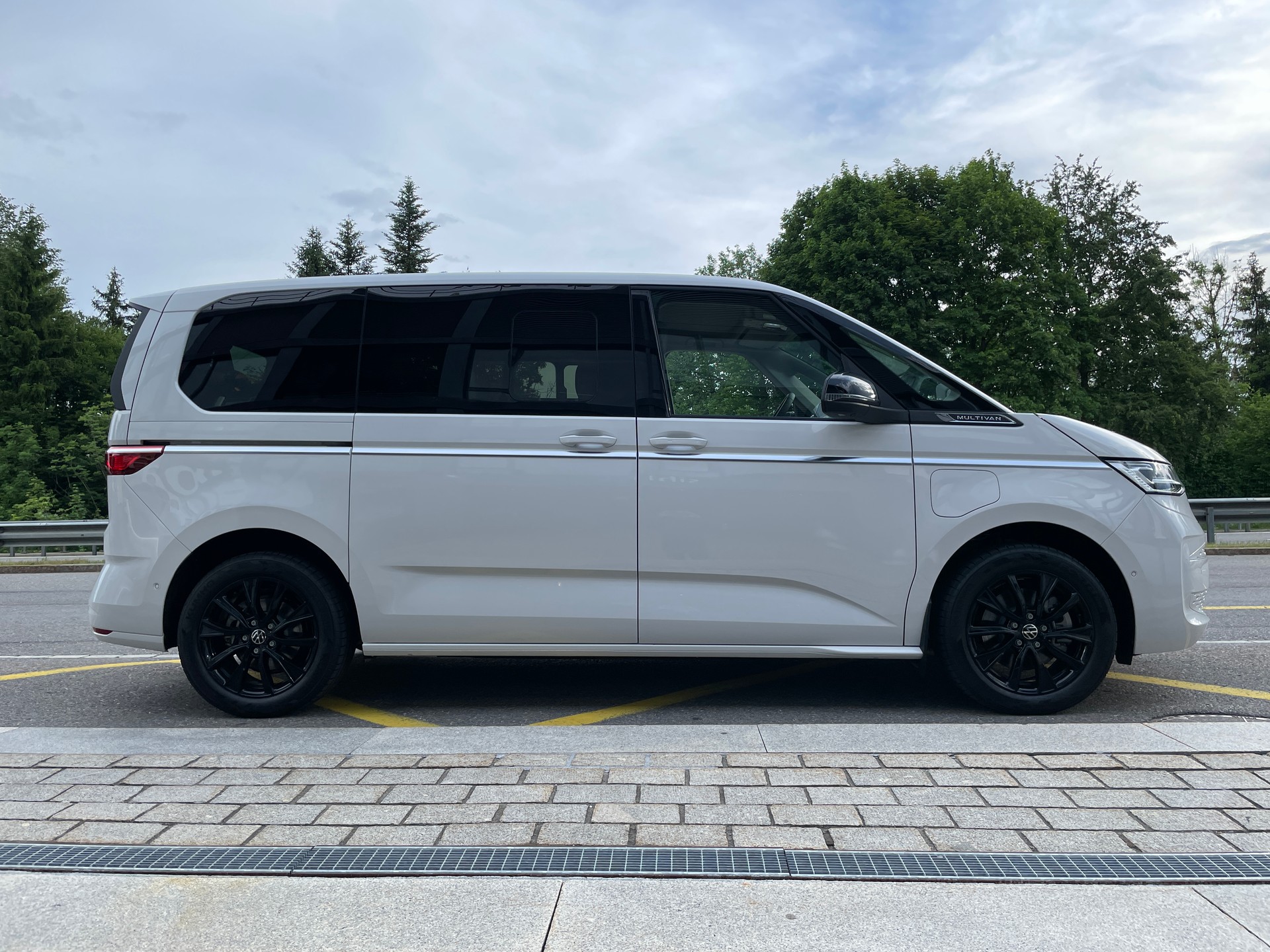 VW Multivan 1.5 eHybrid Style 4Motion DSG-image-3