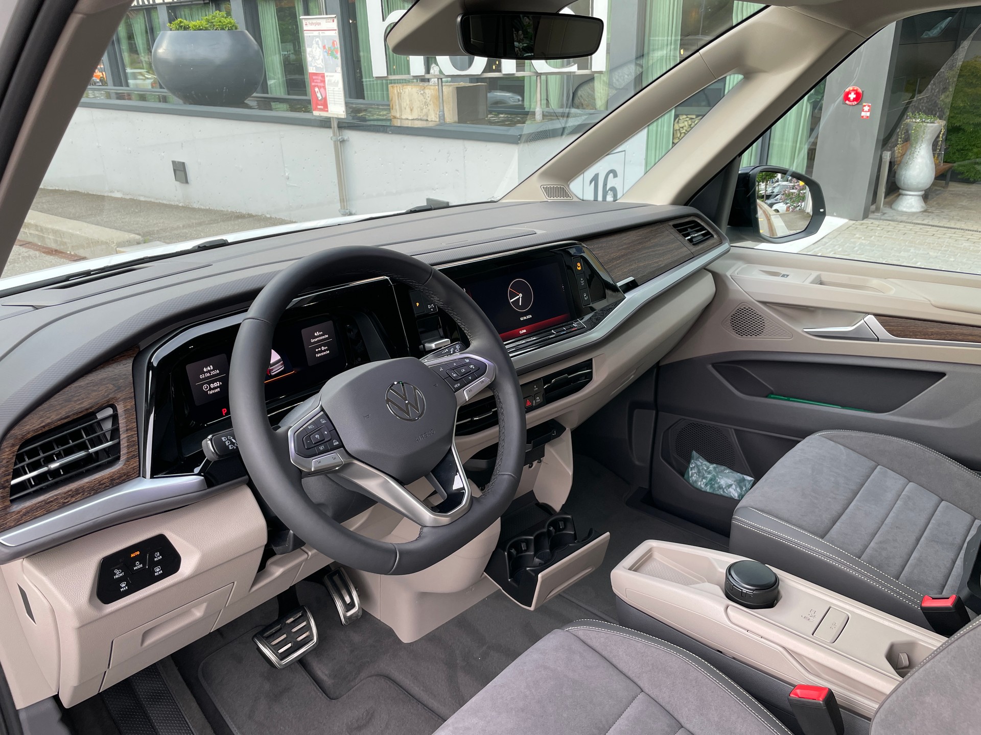 VW Multivan 1.5 eHybrid Style 4Motion DSG-image-13