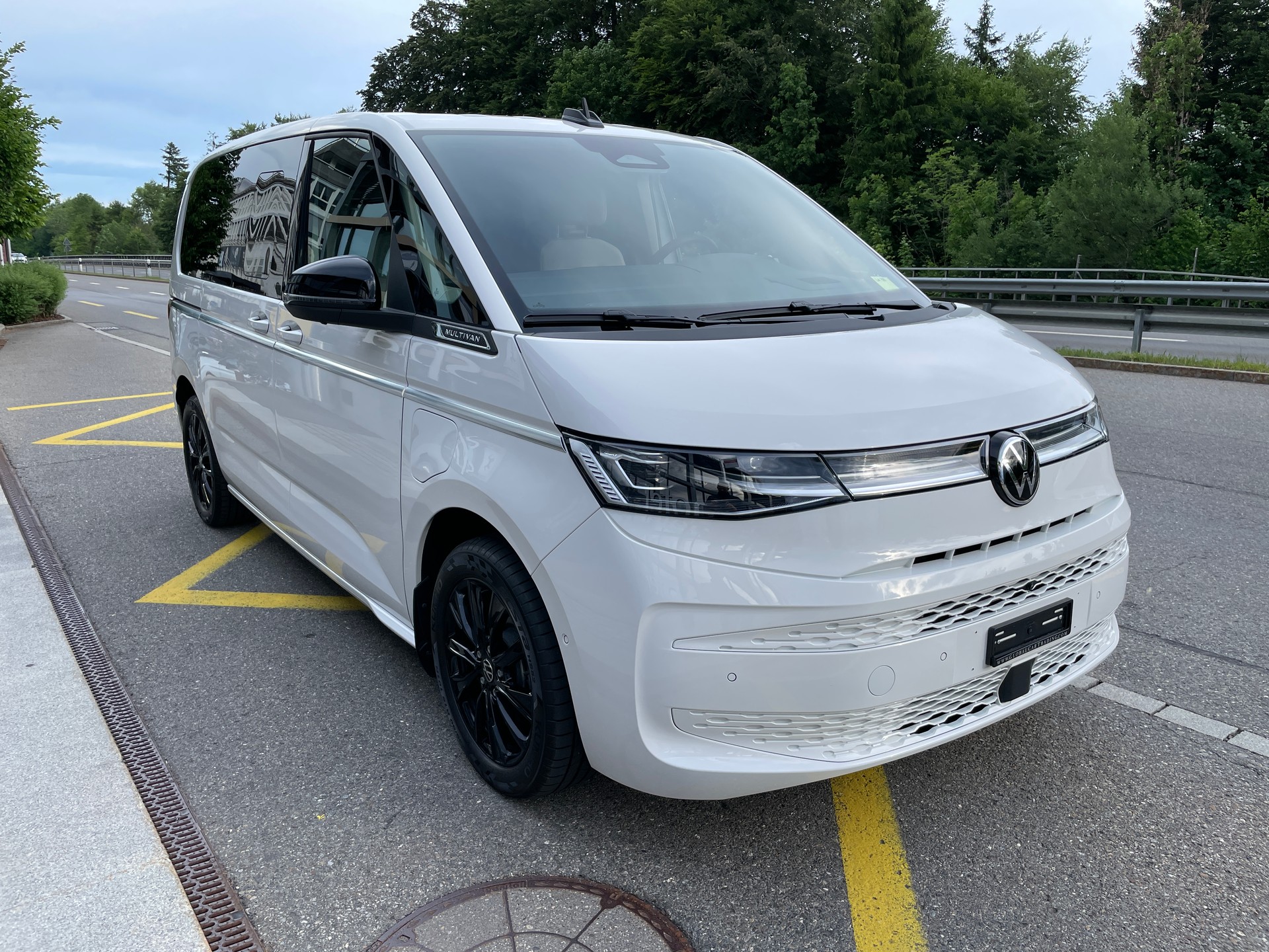 VW Multivan 1.5 eHybrid Style 4Motion DSG-image-2