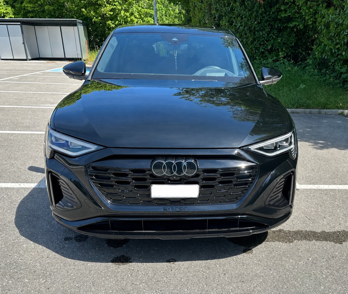 AUDI Q8 55 e-tron Black Edition quattro 408PS/300KW