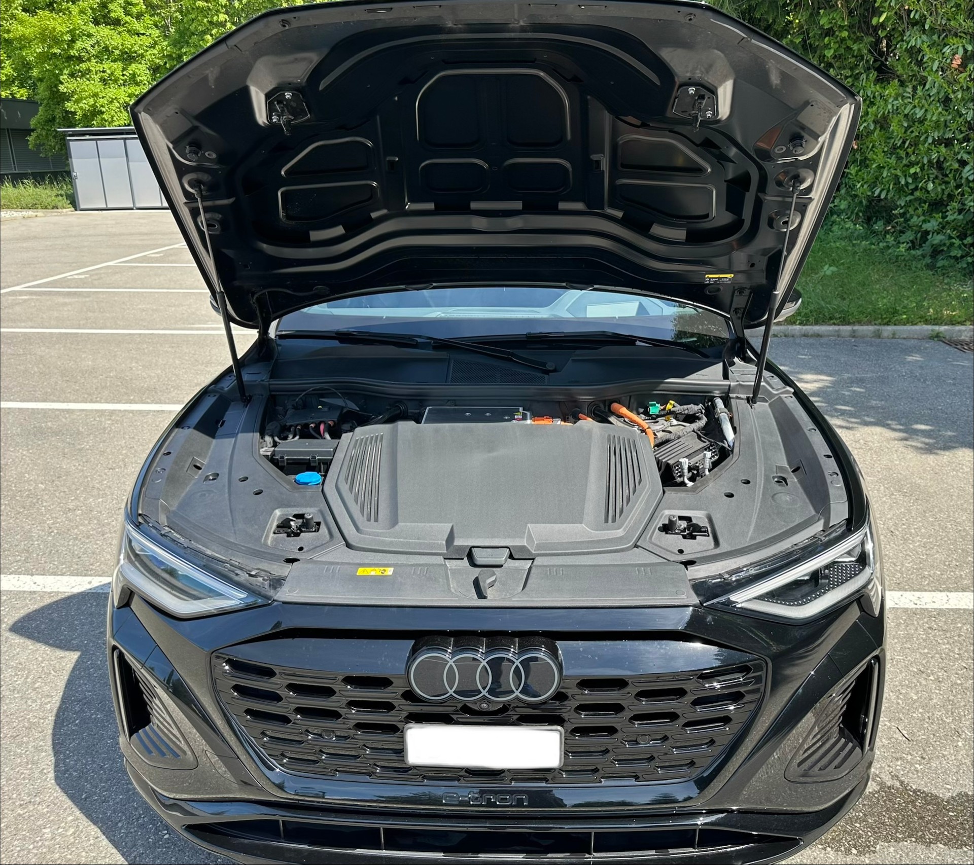 AUDI Q8 55 e-tron Black Edition quattro 408PS/300KW-image-10