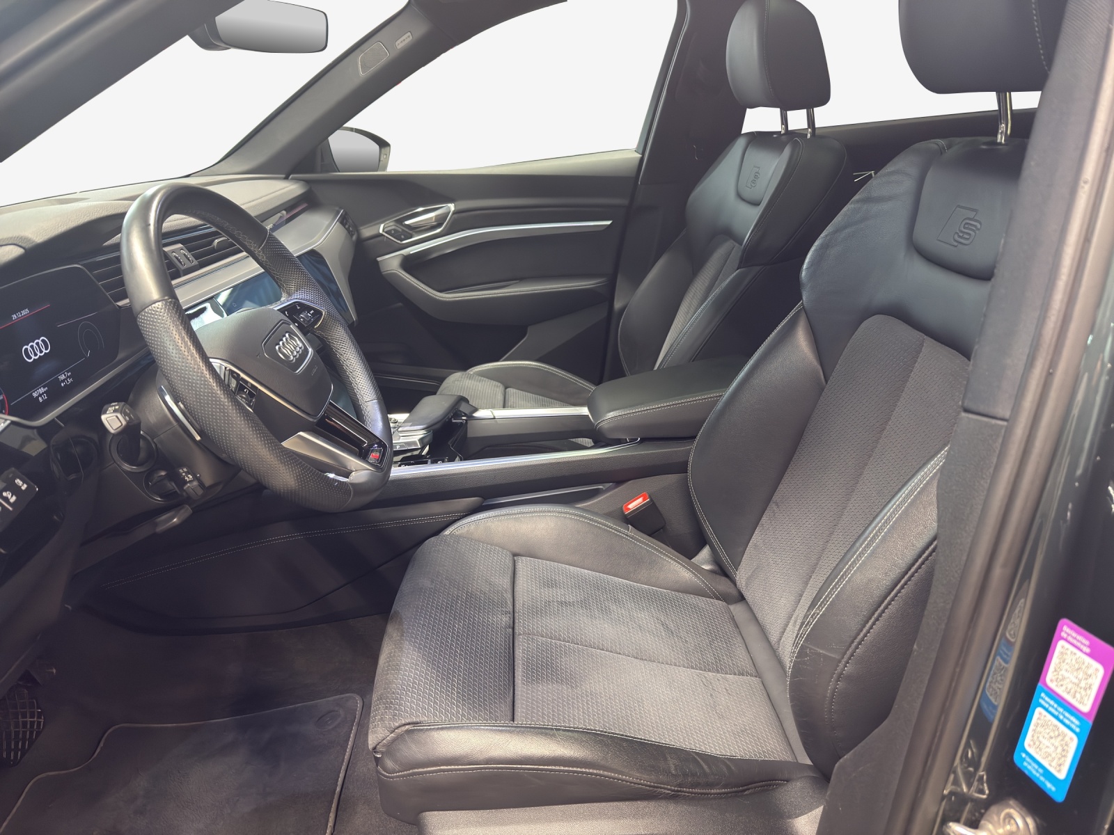 AUDI e-tron 55 Sportback S Line Black Edition quattro-image-8