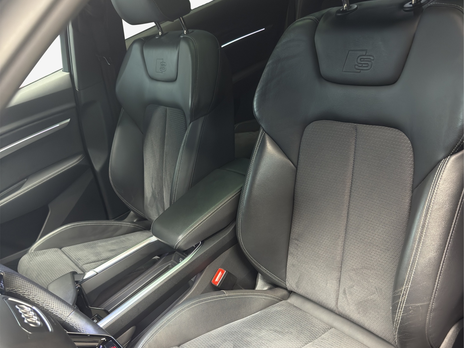AUDI e-tron 55 Sportback S Line Black Edition quattro-image-16