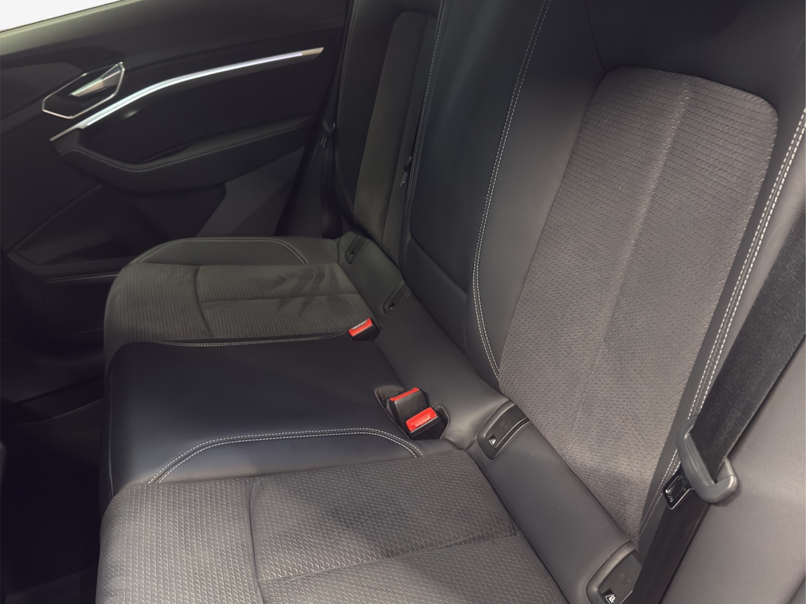 AUDI e-tron 55 Sportback S Line Black Edition quattro-image-12