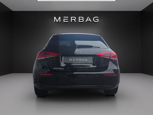MERCEDES-BENZ A 250e Style-image-4