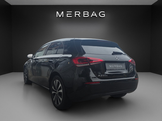MERCEDES-BENZ A 250e Style-image-3