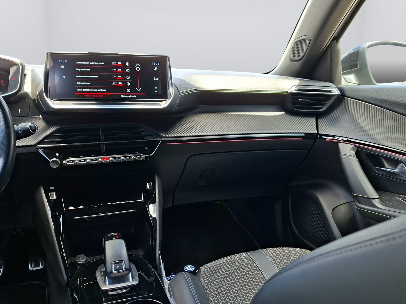 PEUGEOT 2008 1.2 PureTech GT EAT8-image-11