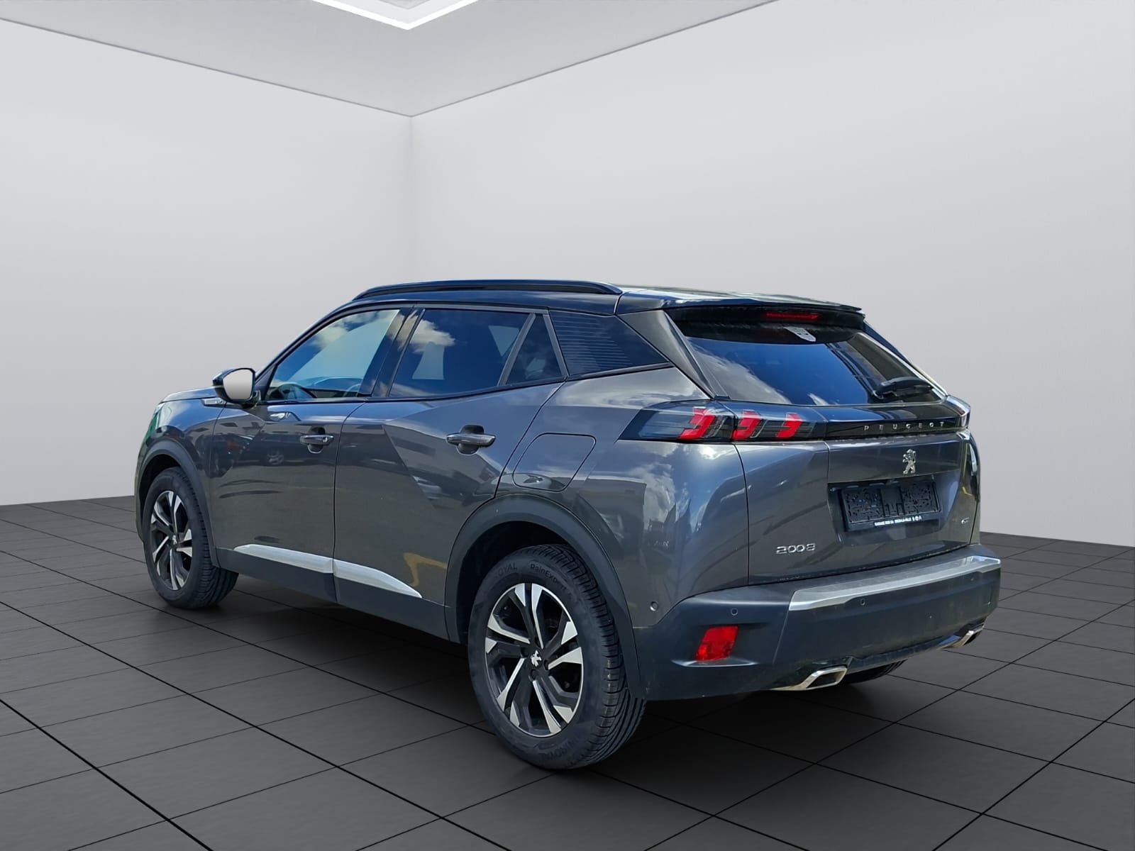 PEUGEOT 2008 1.2 PureTech GT EAT8-image-4