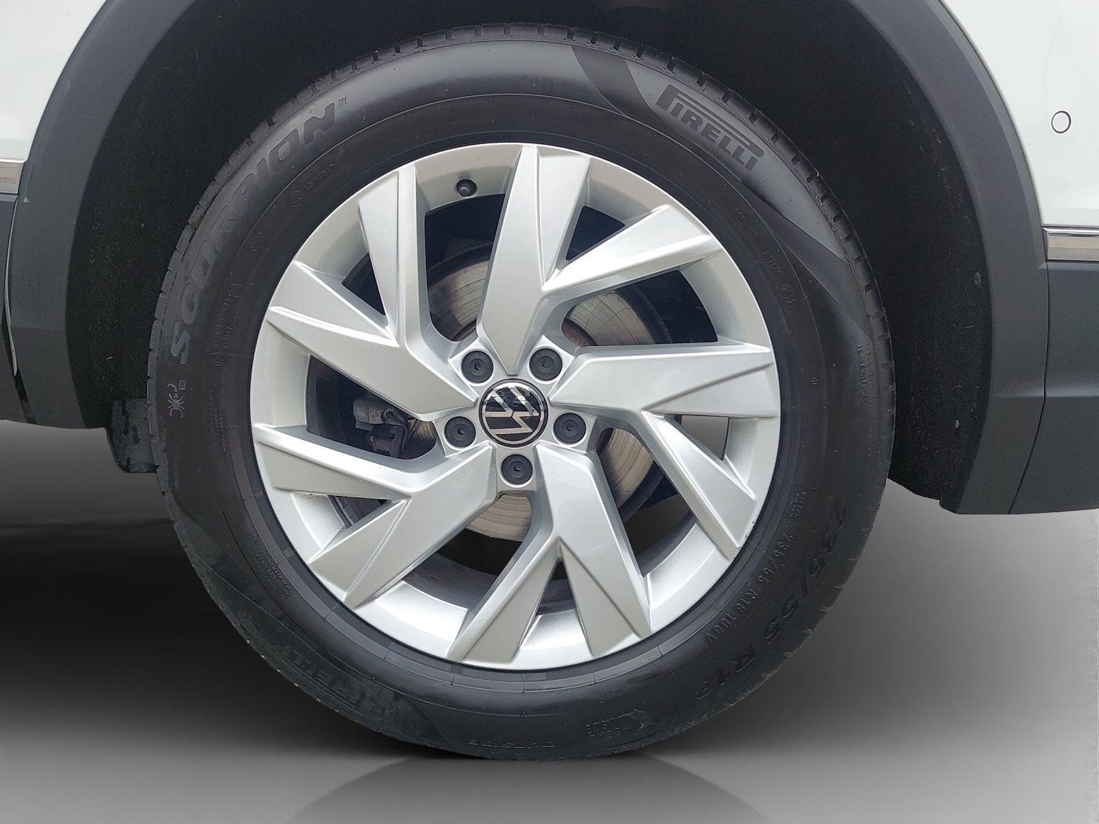 VW Tiguan 2.0 TDI SCR Elegance 4Motion DSG-image-13