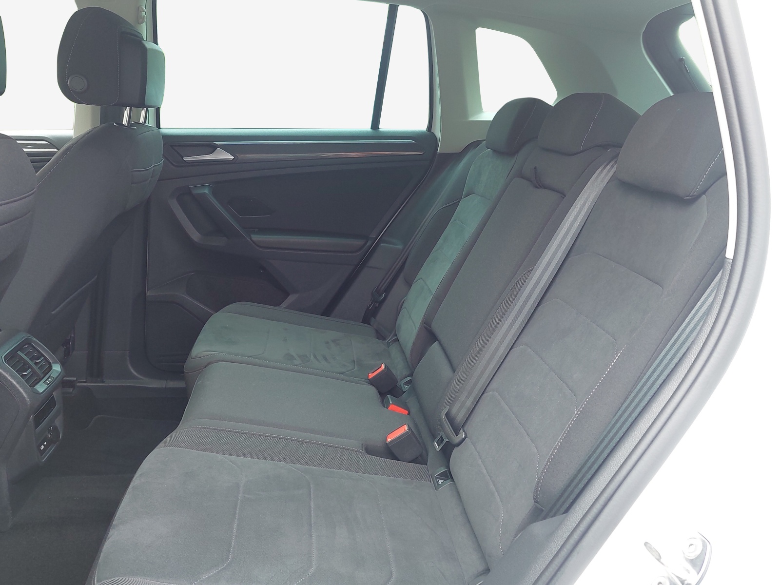 VW Tiguan 2.0 TDI SCR Elegance 4Motion DSG-image-11