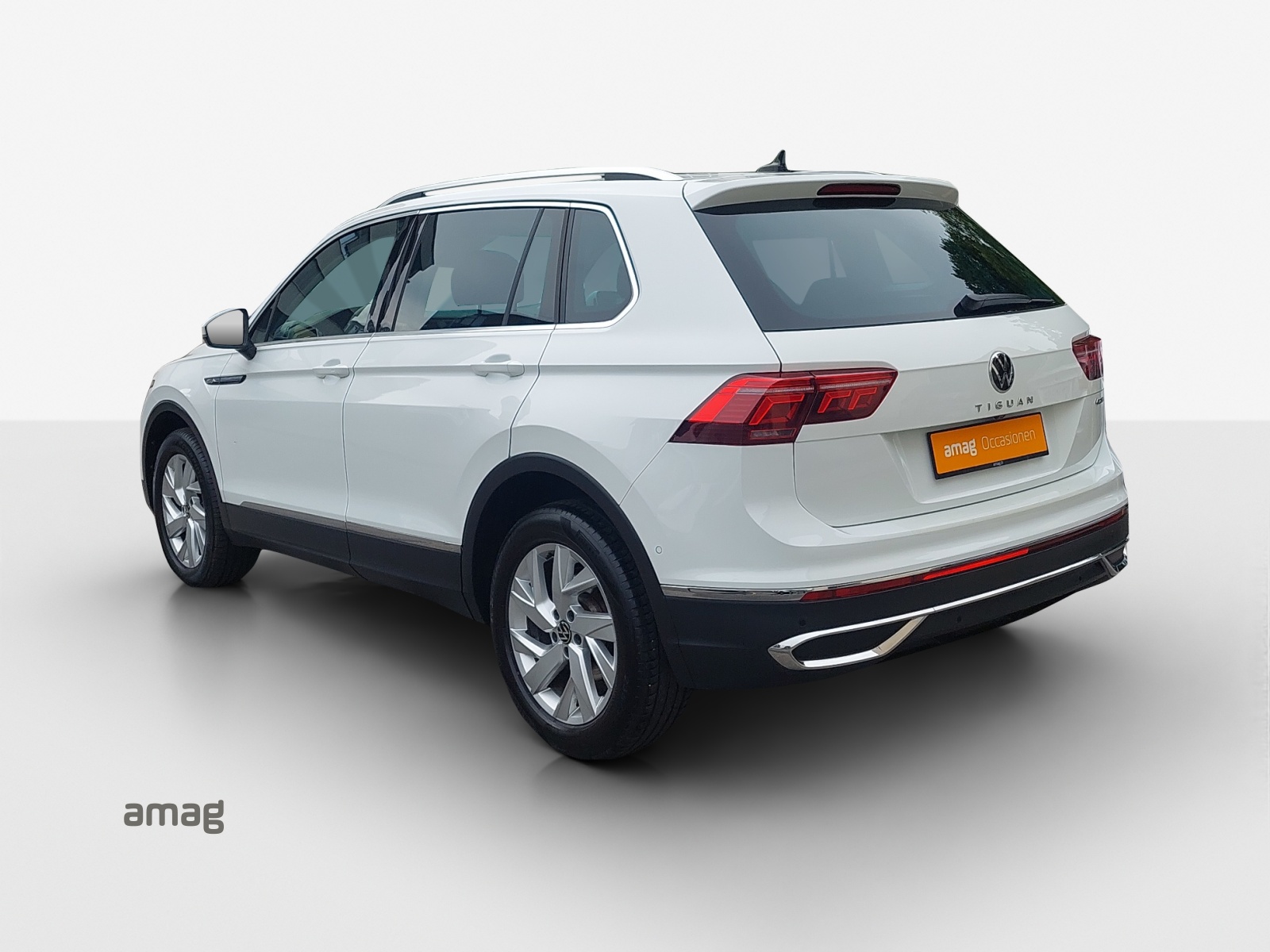 VW Tiguan 2.0 TDI SCR Elegance 4Motion DSG-image-2