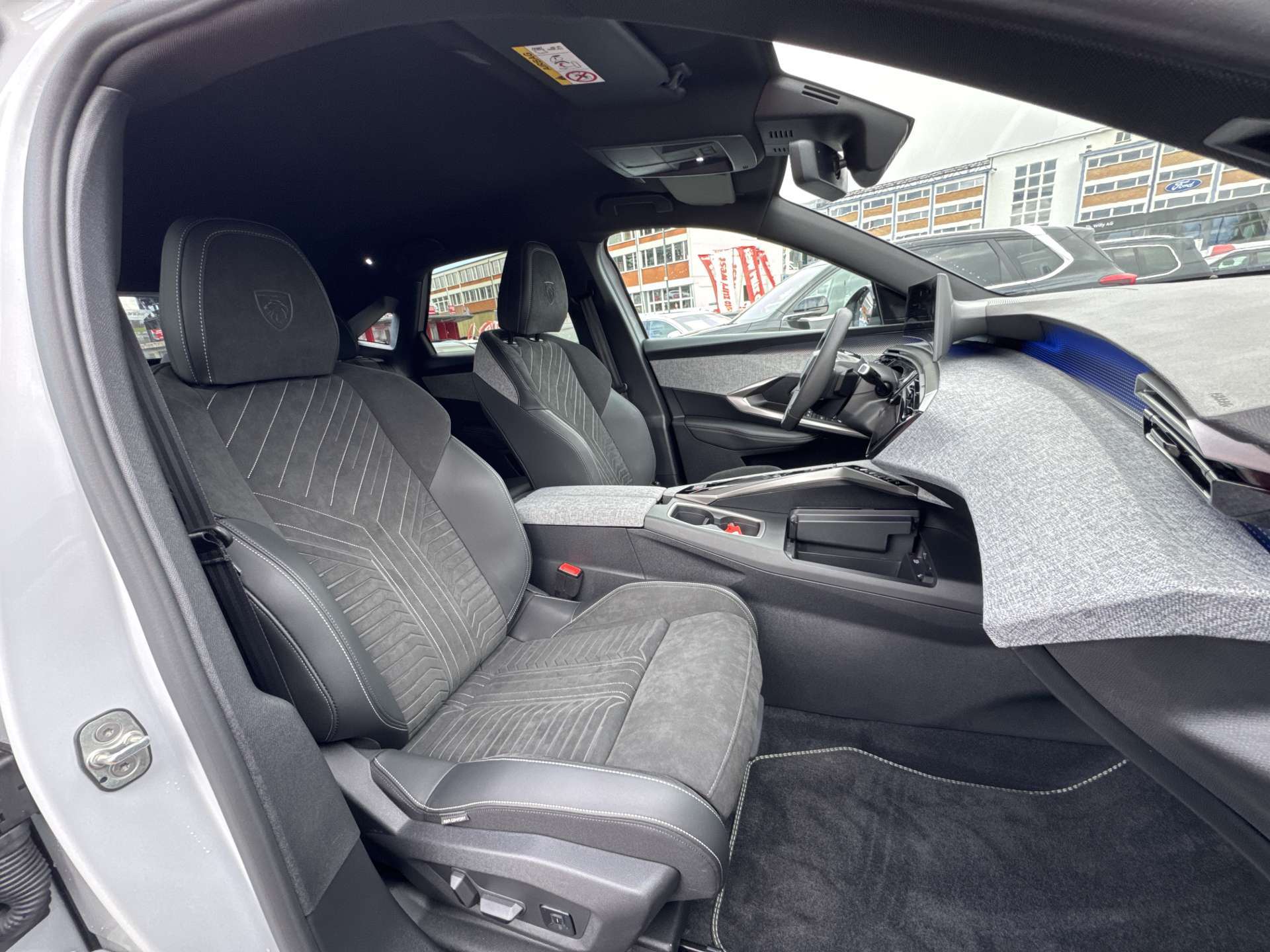 PEUGEOT 3008 145 e-DCS6 Hybrid GT Automat-image-12