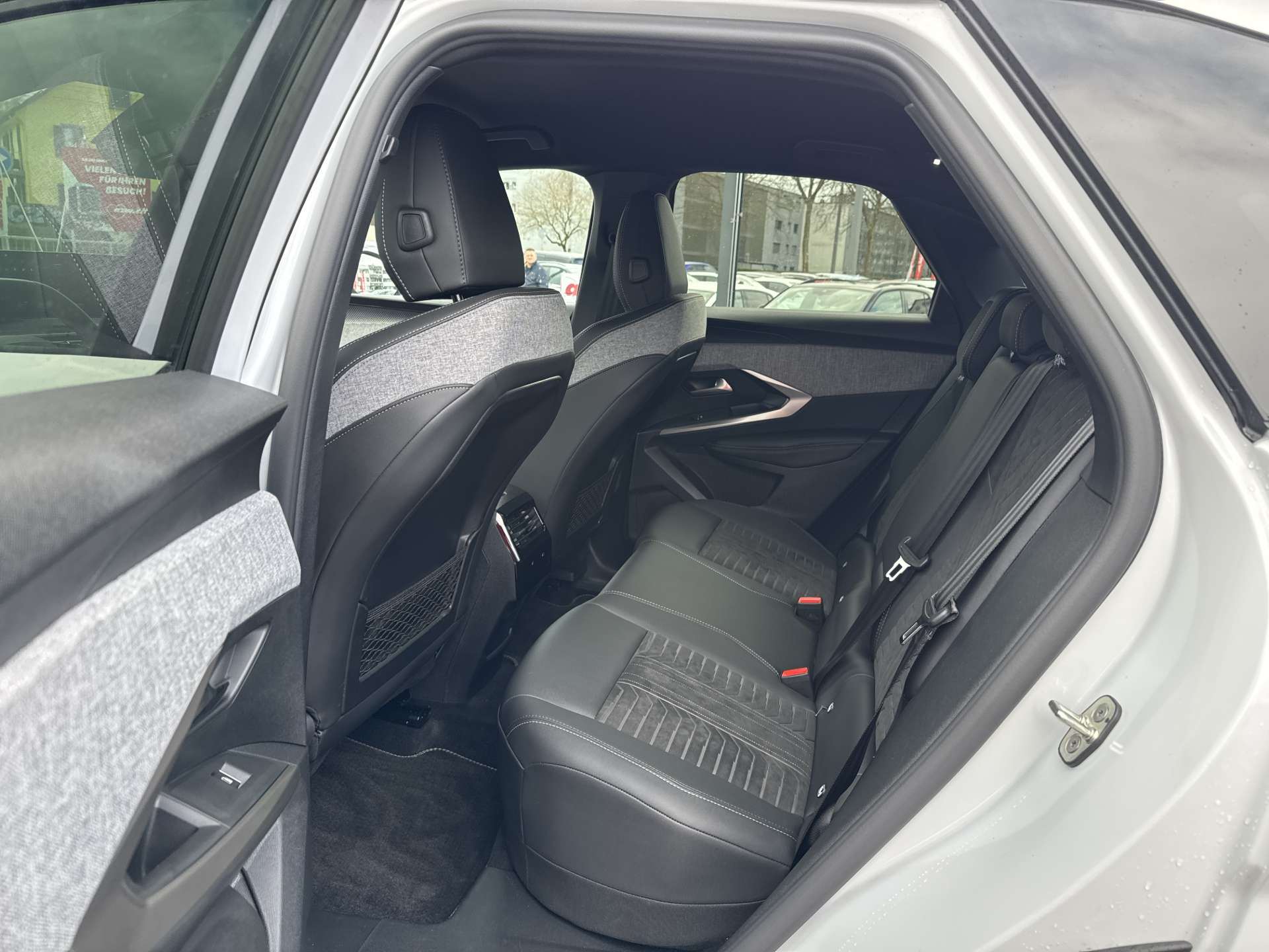 PEUGEOT 3008 145 e-DCS6 Hybrid GT Automat-image-6