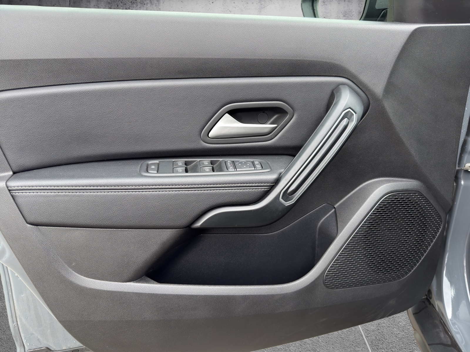 DACIA Duster TCe 150 Journey+ 4x4-image-13