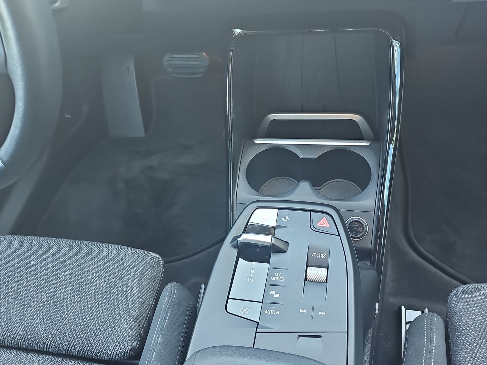 BMW 225e xDrive Active Tourer-image-18