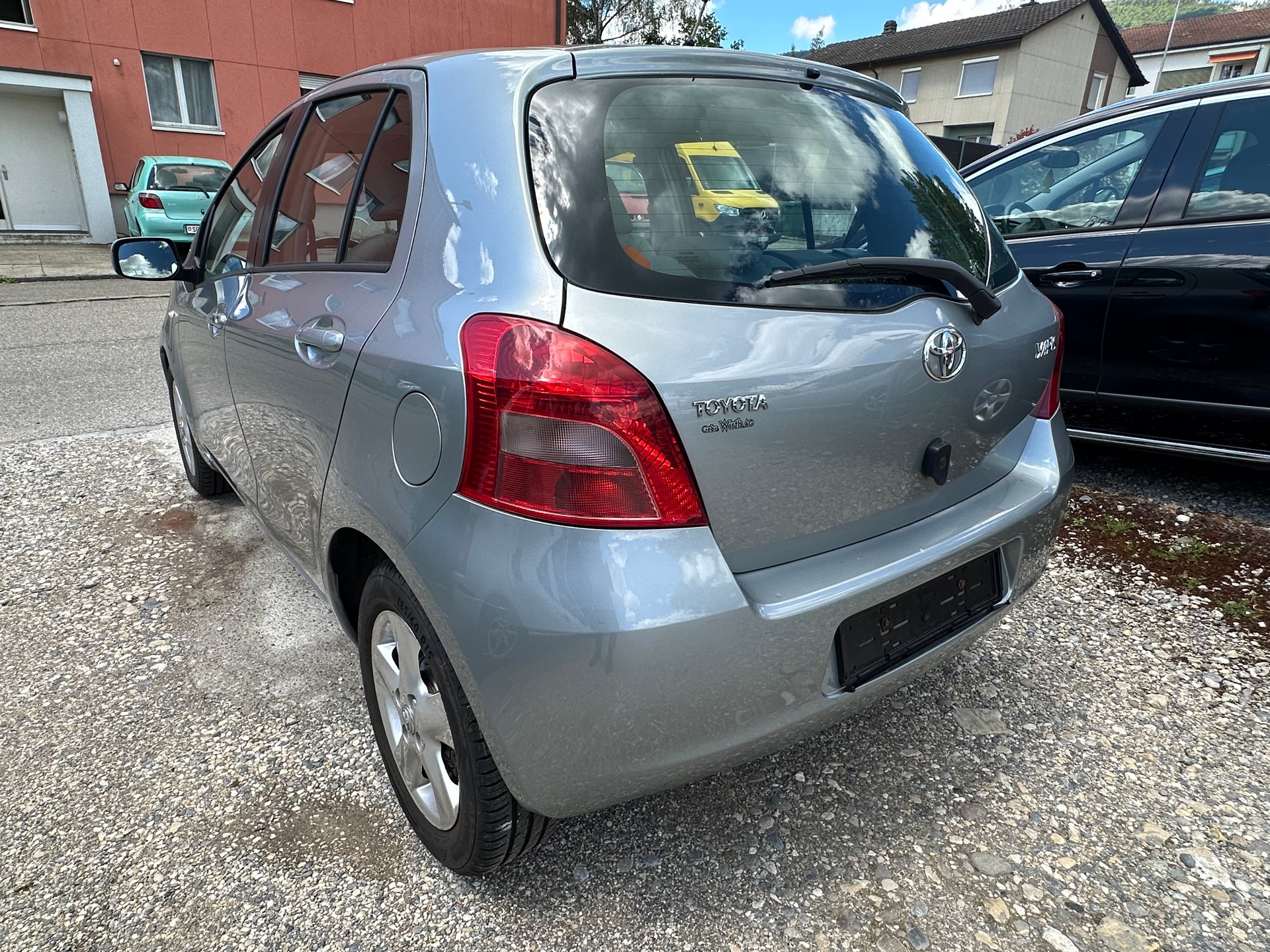 TOYOTA Yaris 1.3 Linea Sol-image-4