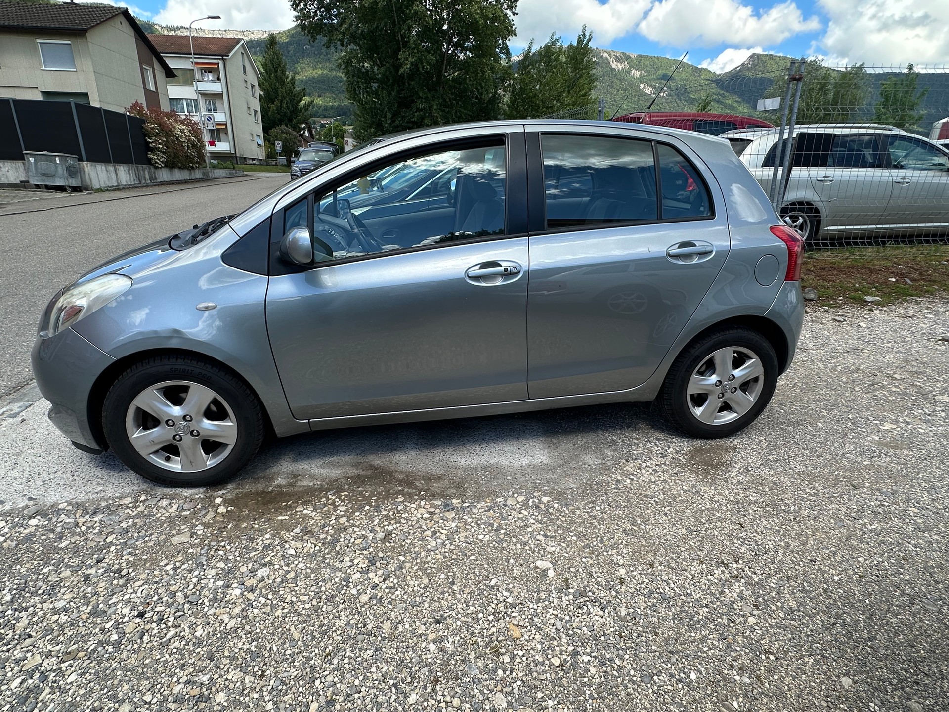 TOYOTA Yaris 1.3 Linea Sol-image-5