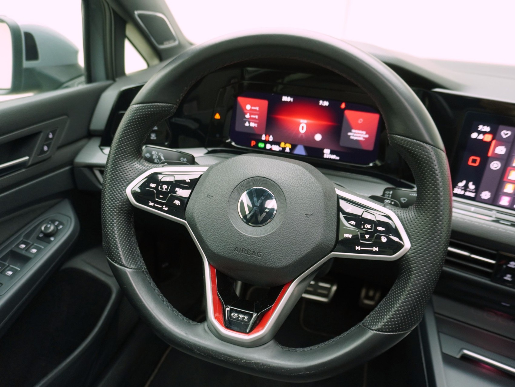 VW Golf 8 2.0 TSI DSG GTI-image-11