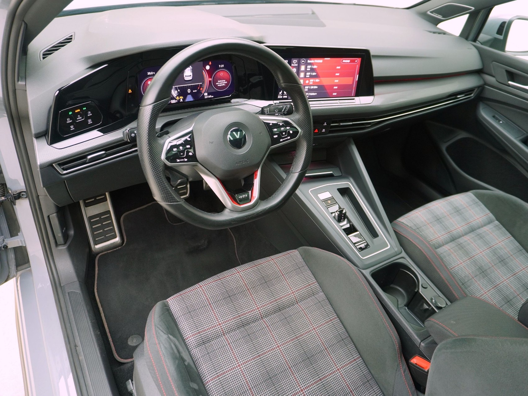 VW Golf 8 2.0 TSI DSG GTI-image-10