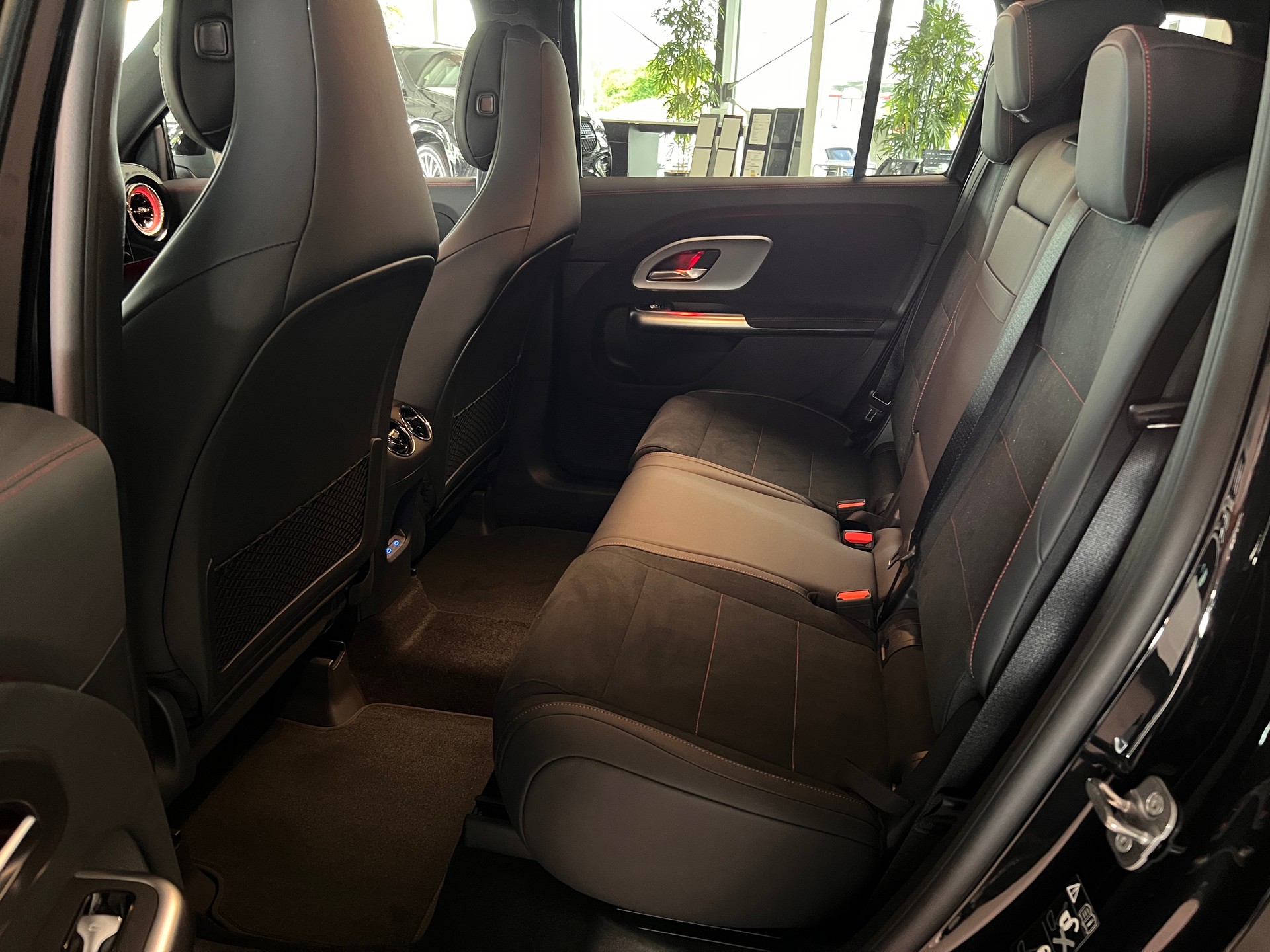 MERCEDES-BENZ GLB 220 4Matic 8G-Tronic-image-8
