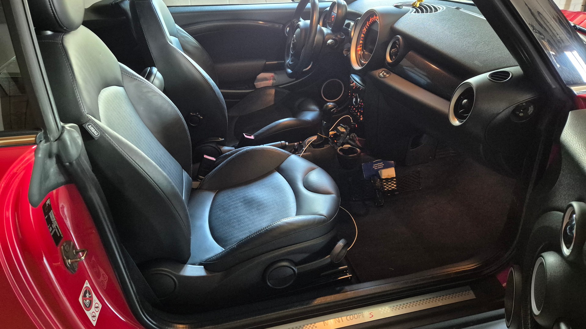 MINI 1.6i Cooper S-image-4