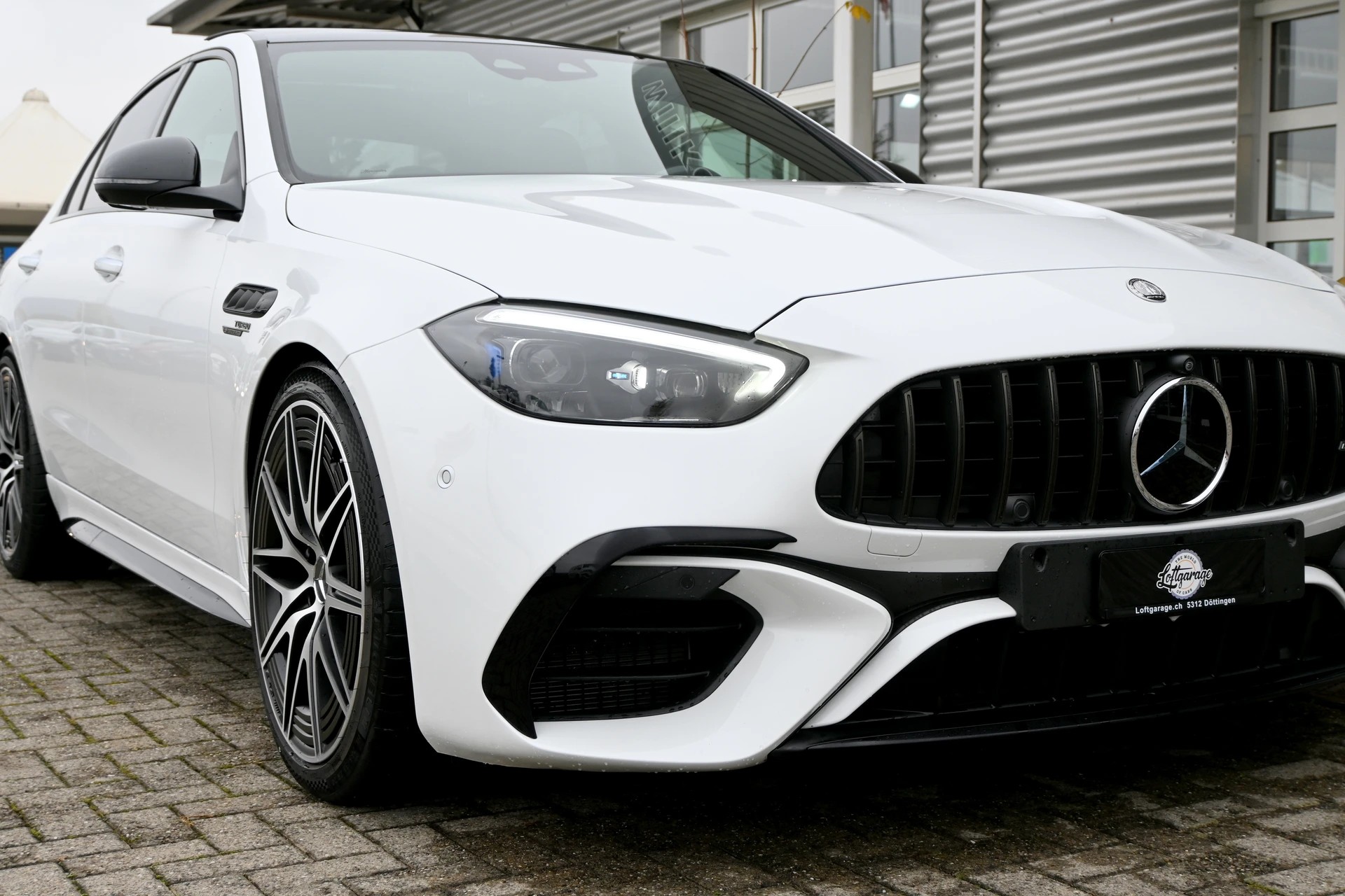 MERCEDES-BENZ C 63 S AMG E Performance 4 Matic 680PS-image-4