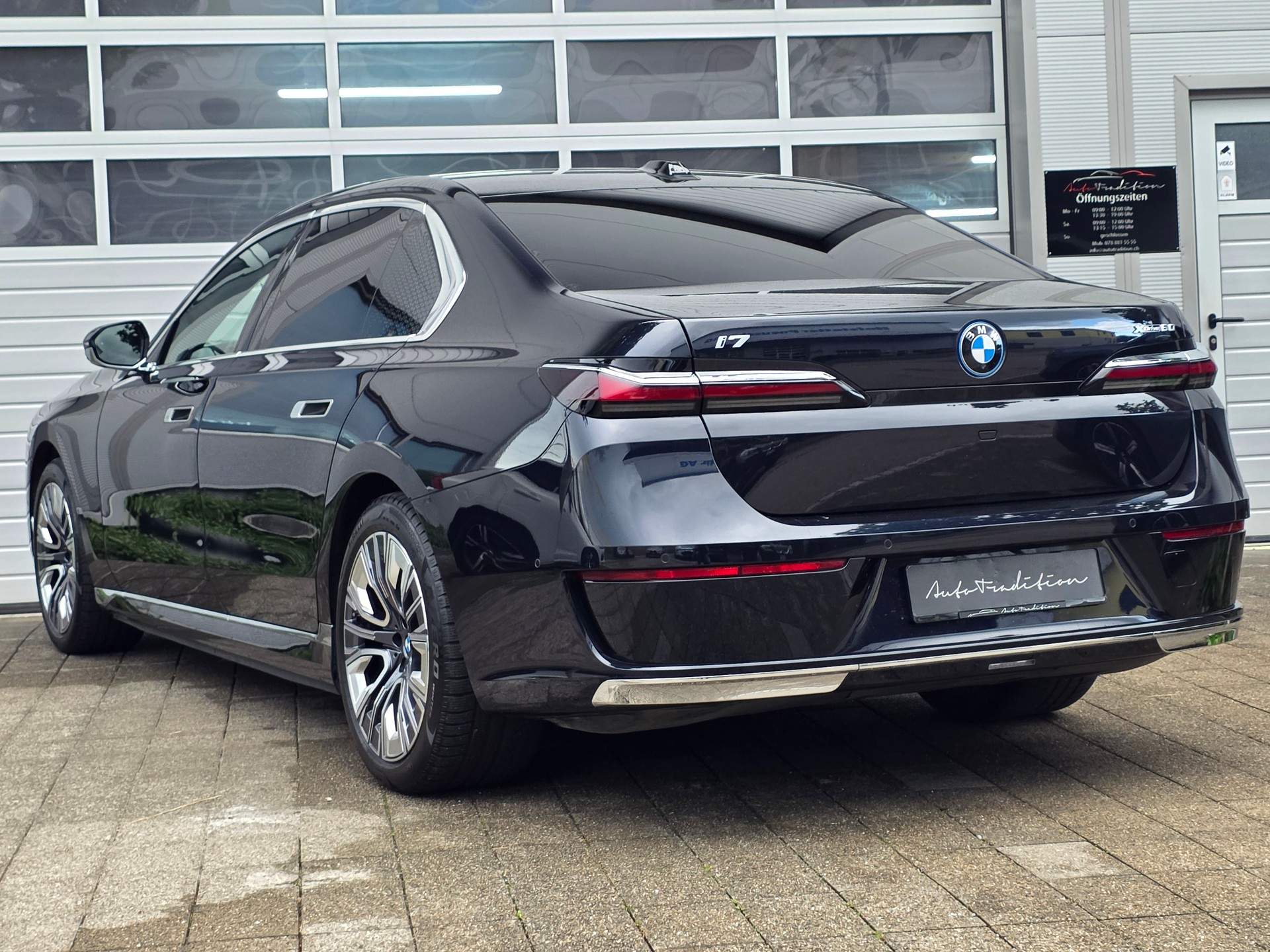 BMW i7 xDrive 60 **GRATIS-SERVICE - EXECUTIVE PANORMA SKY LOUNGE -MASSAGE SITZE VO+HI - BOWER & WILKINS SOUND -GARANTIE BIS 03.2030-showroom-element-2