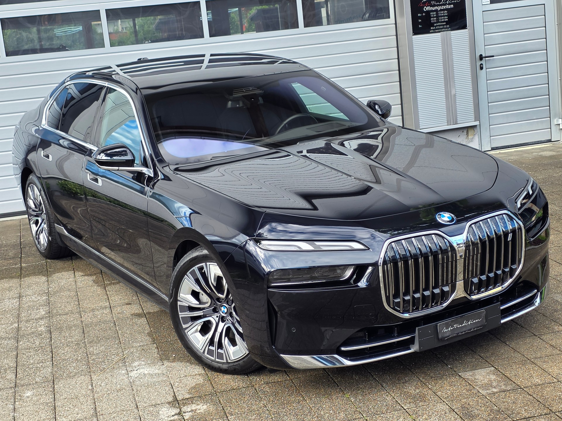 BMW i7 xDrive 60 **GRATIS-SERVICE - EXECUTIVE PANORMA SKY LOUNGE -MASSAGE SITZE VO+HI - BOWER & WILKINS SOUND -GARANTIE BIS 03.2030-showroom-element-1