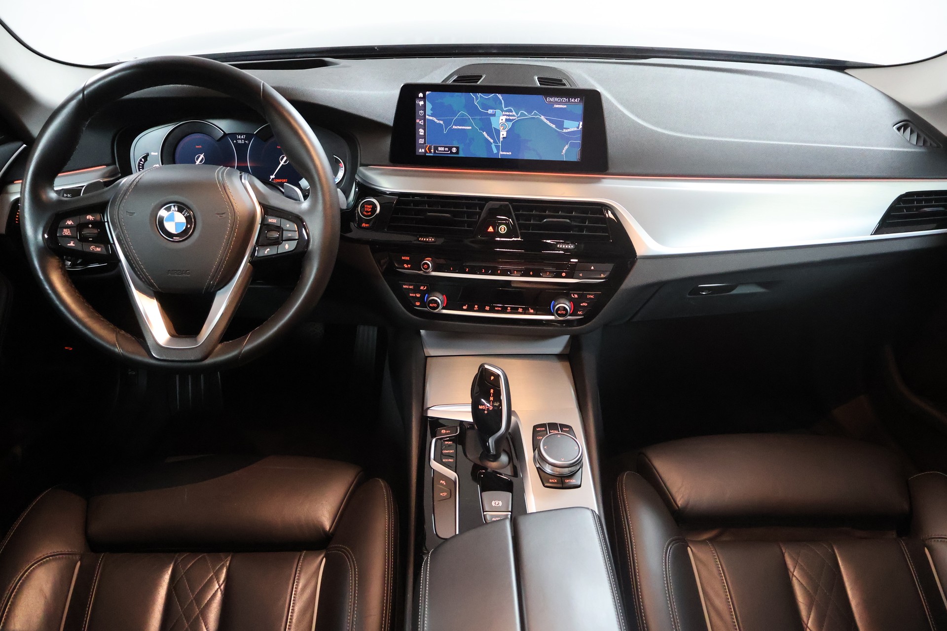BMW 520d xDrive Sport Line Steptronic-image-8