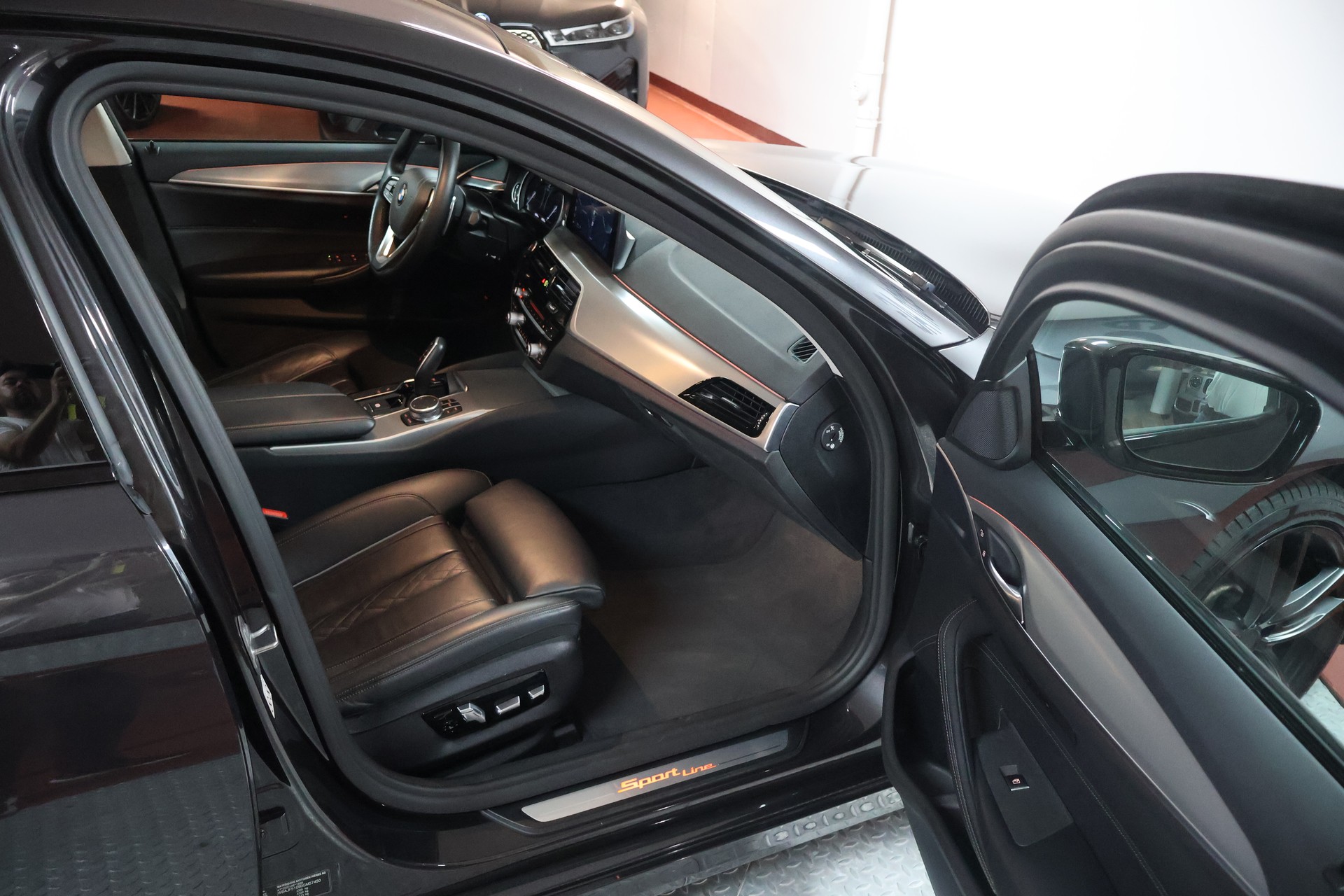 BMW 520d xDrive Sport Line Steptronic-image-13