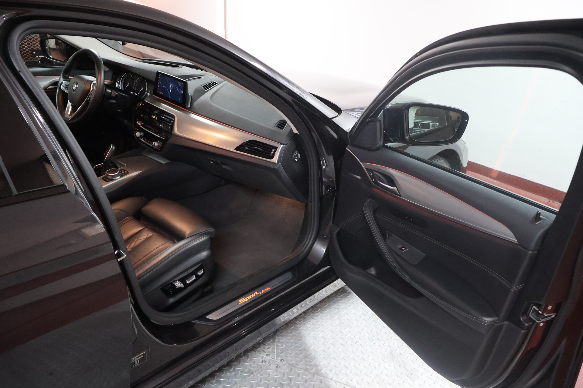 BMW 520d xDrive Sport Line Steptronic-image-14