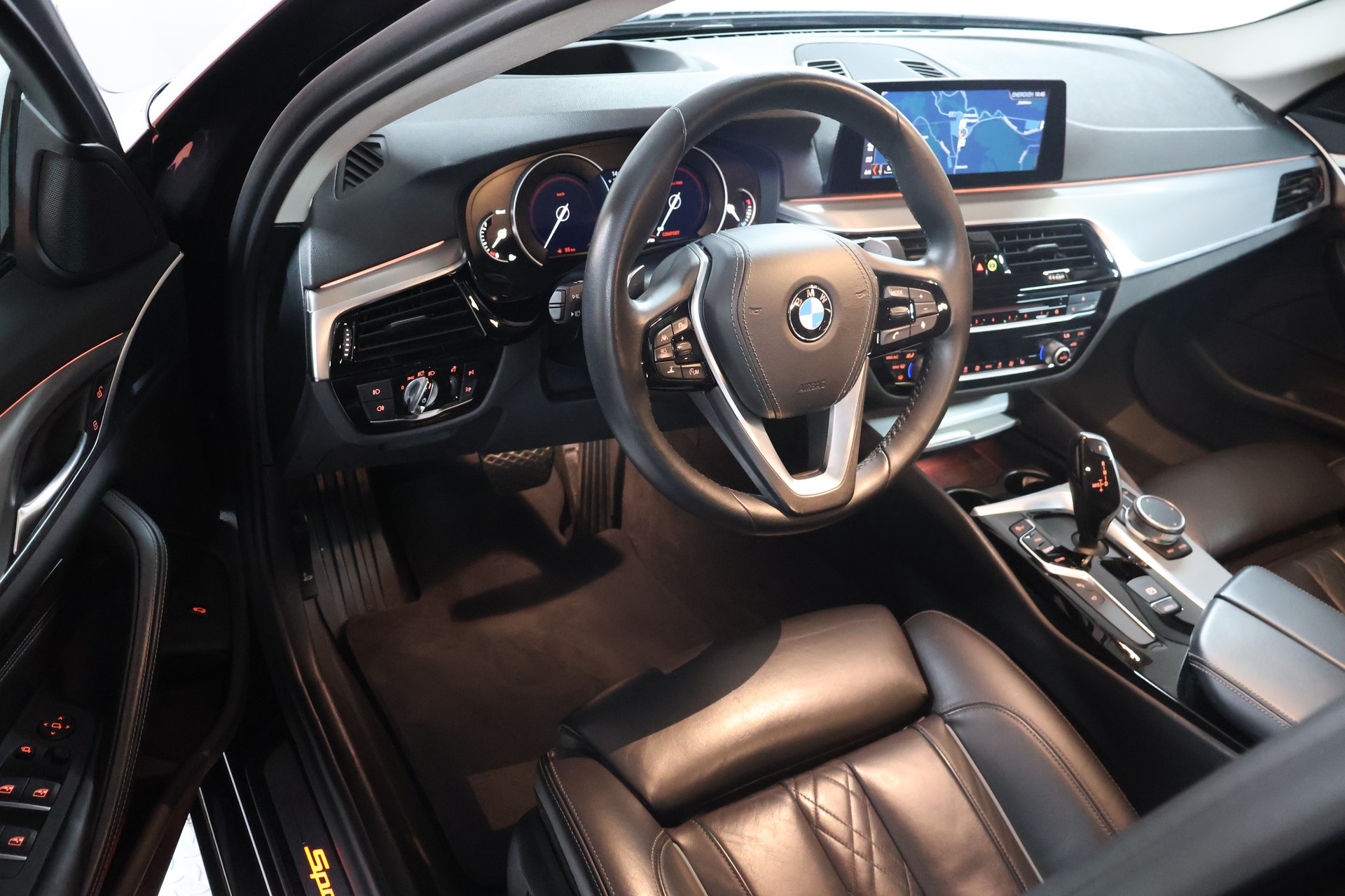 BMW 520d xDrive Sport Line Steptronic-image-6