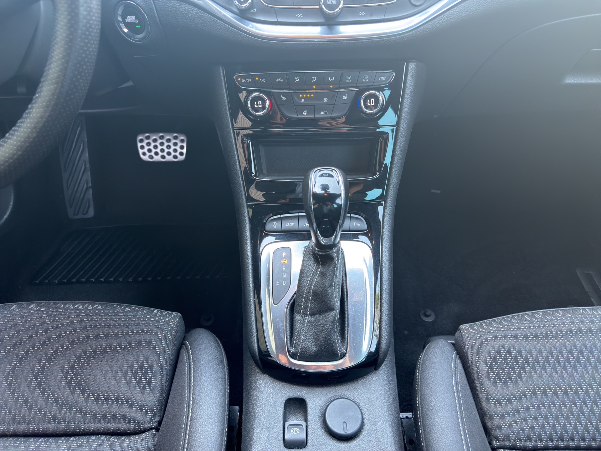 OPEL Astra Sports Tourer 1.4i Turbo Excellence Automat-image-15