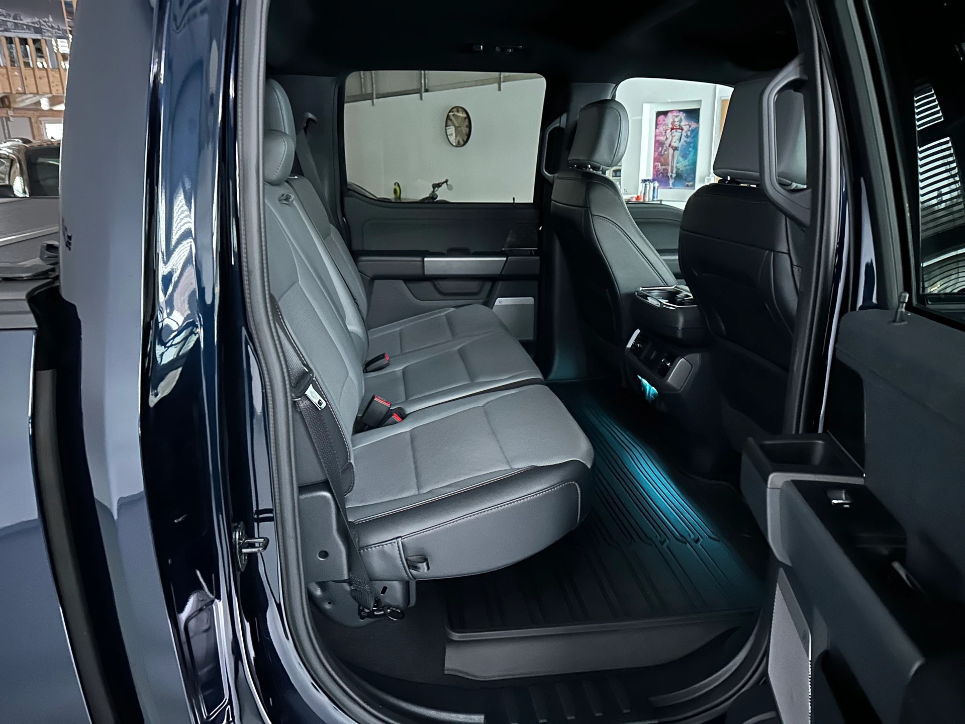 FORD F-150 Lightning-image-7