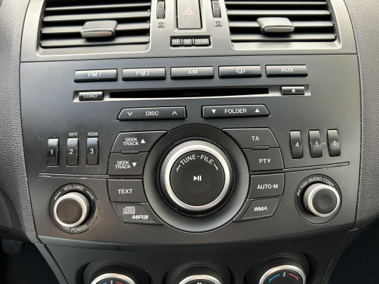 MAZDA 3 1.6 16V Red-image-10