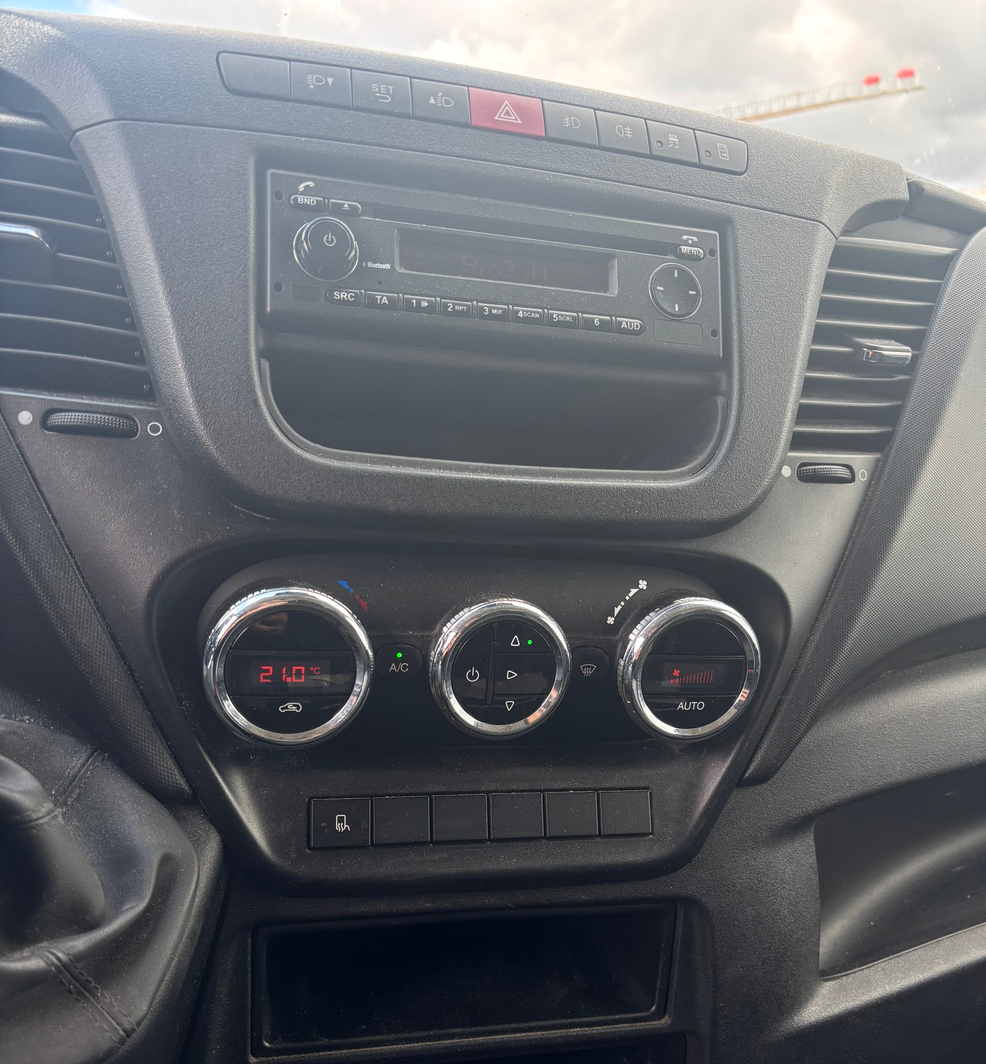 IVECO 33 S 13 VL-image-6