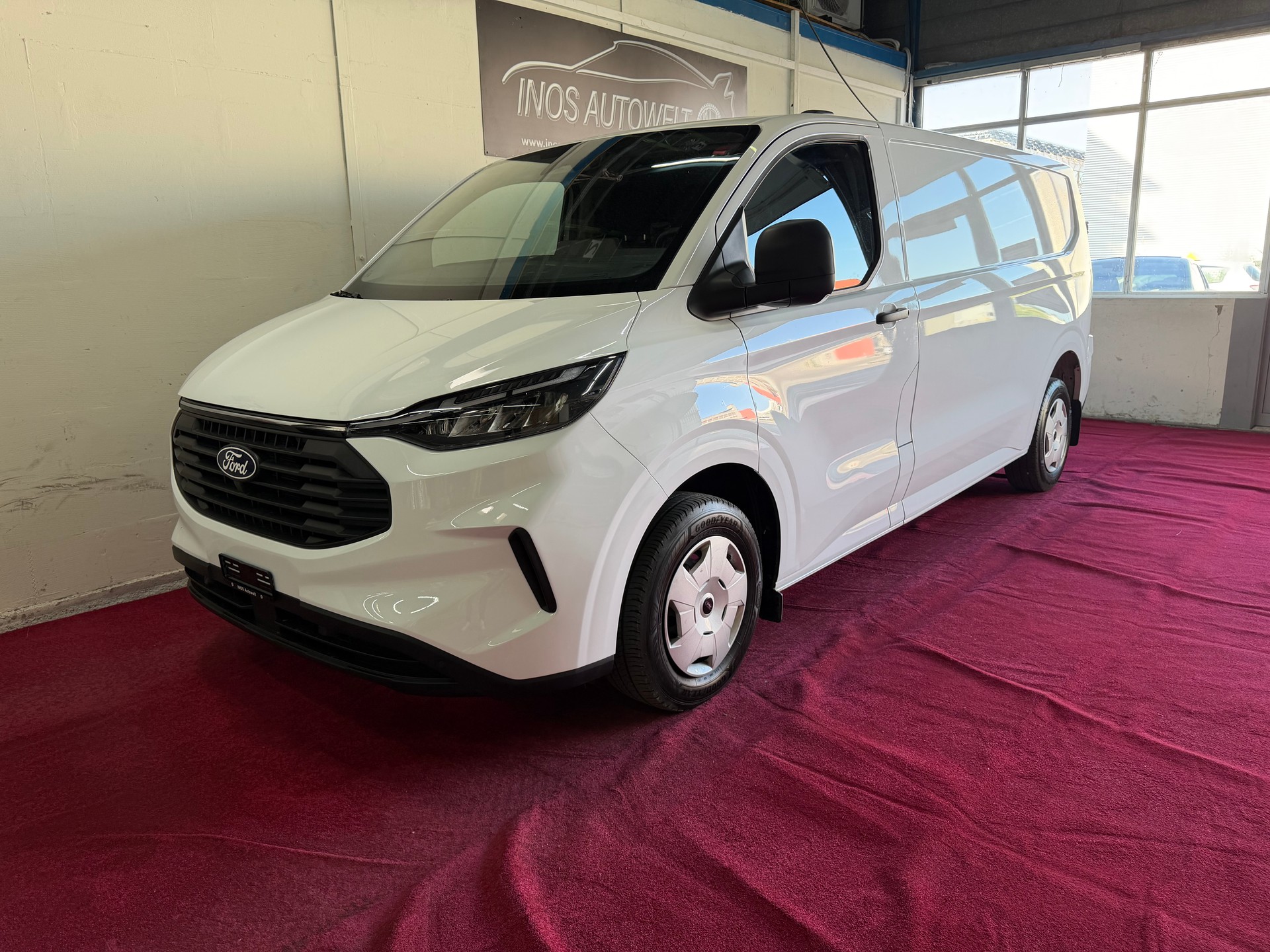 FORD Transit Custom Van 320 L2H1 Trend-image-0